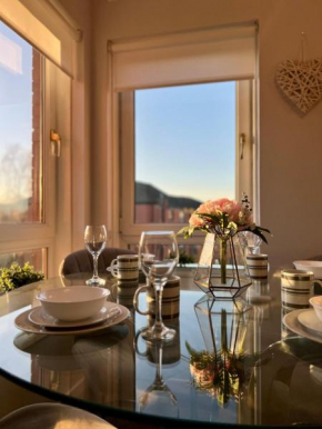 Chic & Cozy 2-Bed Flat in Glasgow - Free Parking Glasgow